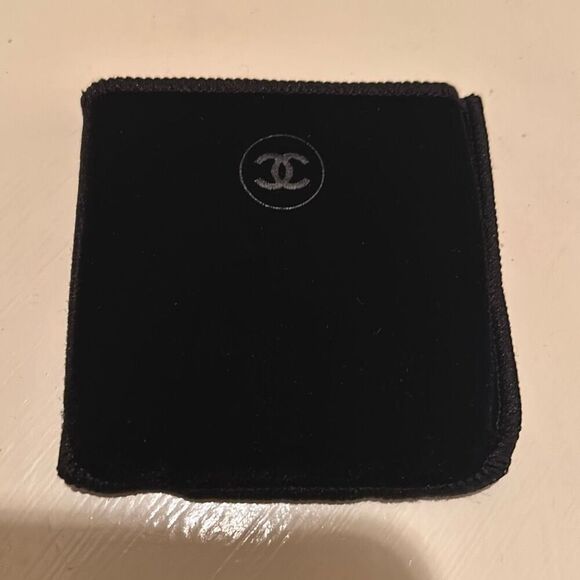 Chanel Double Sided Cosmetic Mirror Red Duo Travel Makeup Gift CC Logo New - Picture 7 of 11